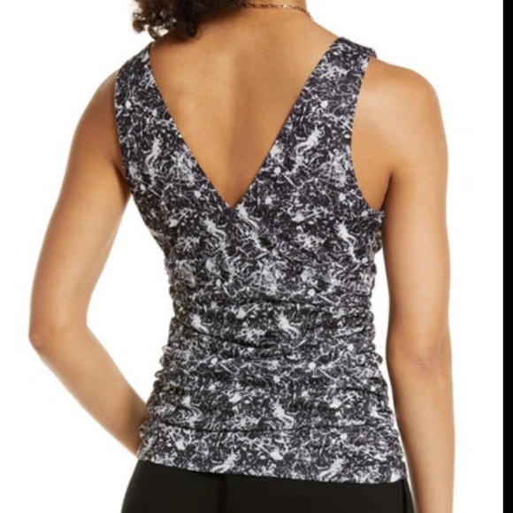 $5 LABOR DAY SALE ❤️ Halogen Ruched Mesh V-Neck Top in Black & White Medium NWT - Picture 2 of 4